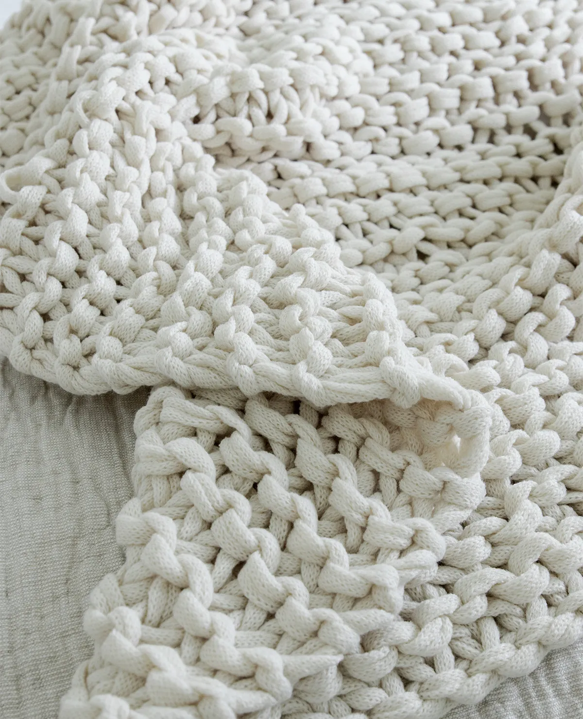 Finn Chunky Knit Throw Ivory