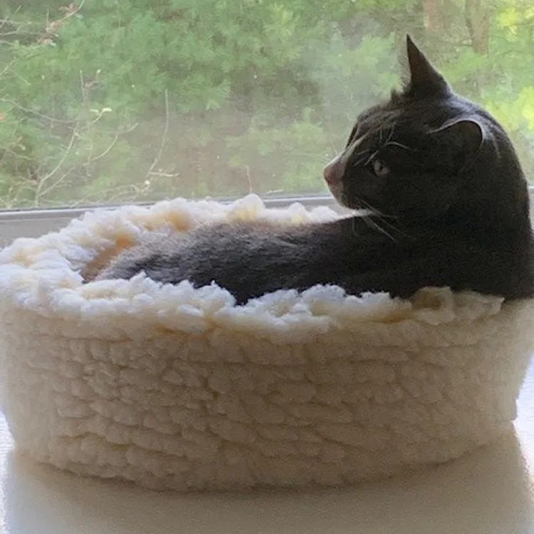 HuggleSnuggler™ Fleece Pet Bed